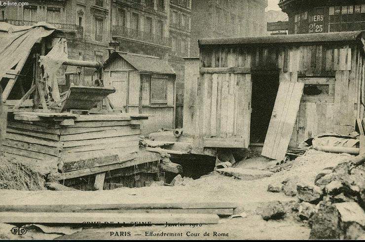 CARTE POSTALE - CRUE DE LA SEINE - JANVIER 1910
