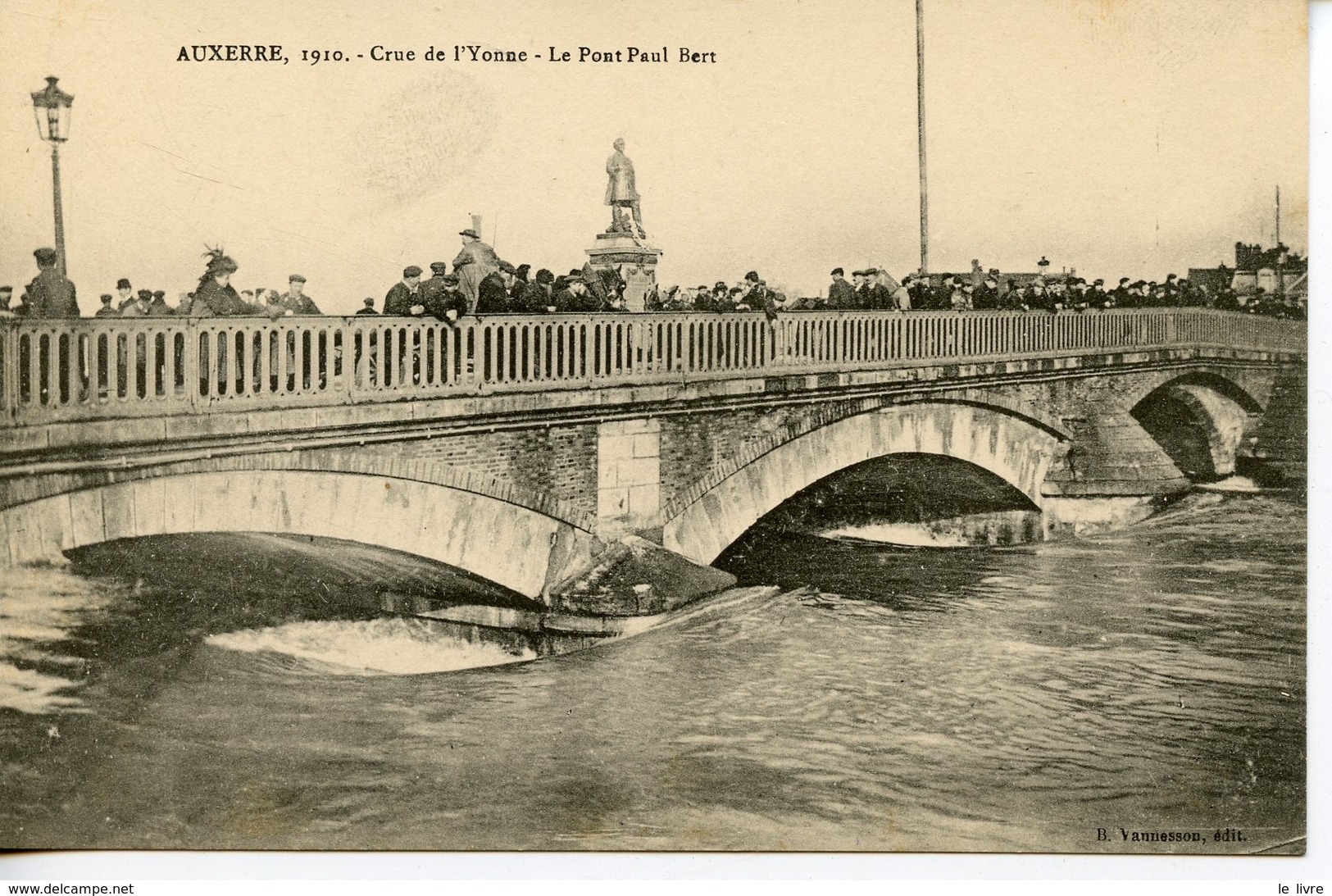 CPA 89 AUXERRE. 1910 CRUE DE L'YONNE. LE PONT PAUL BERT