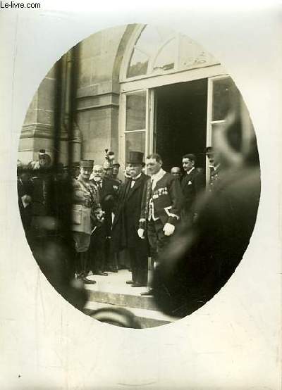 Photographie originale, en noir et blanc, de l'arrive de M. Clmenceau  Versailles le 28 juin 1919.