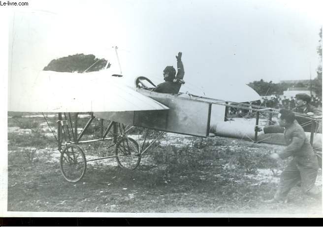 Une reproduction photographique d'un avion monoplace, lors de Paris - Rome, dpart de Beaunant pour Gnes.