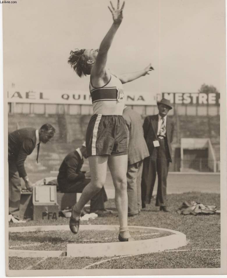 PHOTO ANCIENNE SITUEE - CHAMPIONNATS DE FRANCE D'ATHLETISME A COLOMBE