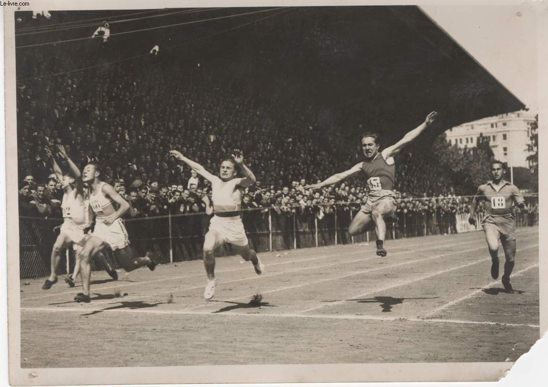 PHOTO ANCIENNE SITUEE - STADE JEAN BOUIN - LES CHAMPIONNATS DE FRANCE SCOLAIRES ET UNIVERSITAIRES D'ATHLETISME