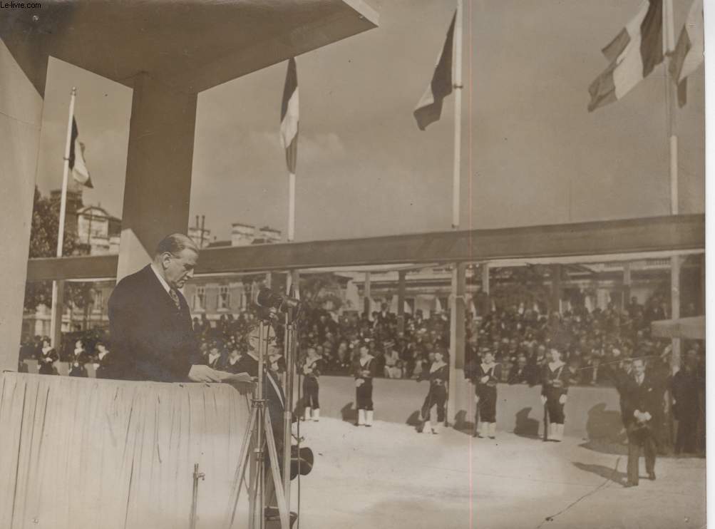 PHOTO ANCIENNE SITUEE - M. DALADIER PARLE A L'INAUGURATION DU MOMUMENT AU MARECHAL JOFFRE