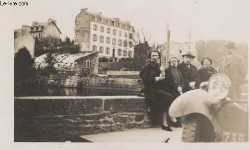 PHOTO ANCIENNE NON SITUEE - PERSONNES SUR UN PONT