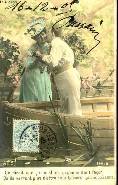 CARTE POSTALE - COUPLE SUR BARQUE