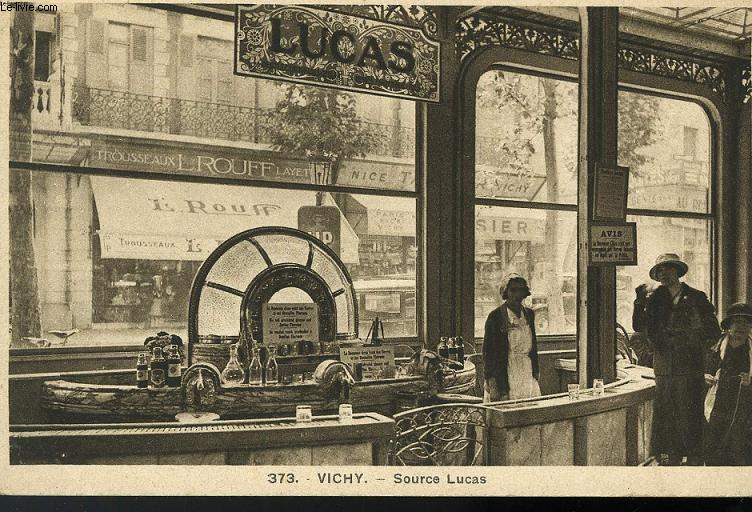 CARTE POSTALE - 373 - VICHY - SOURCE LUCAS