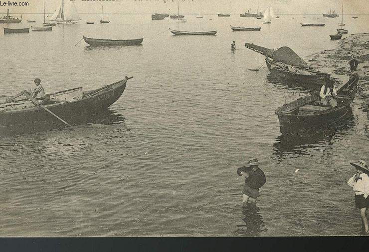 CARTE POSTALE - 9 - ARCACHON - UN COIN DE PLAGE PRES DE DEBARCADERE