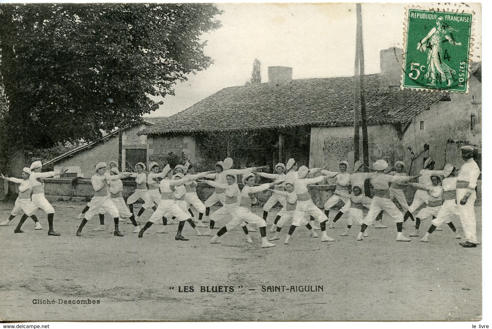 CPA 17 SAINT-AIGULIN. LES BLEUETS 1914