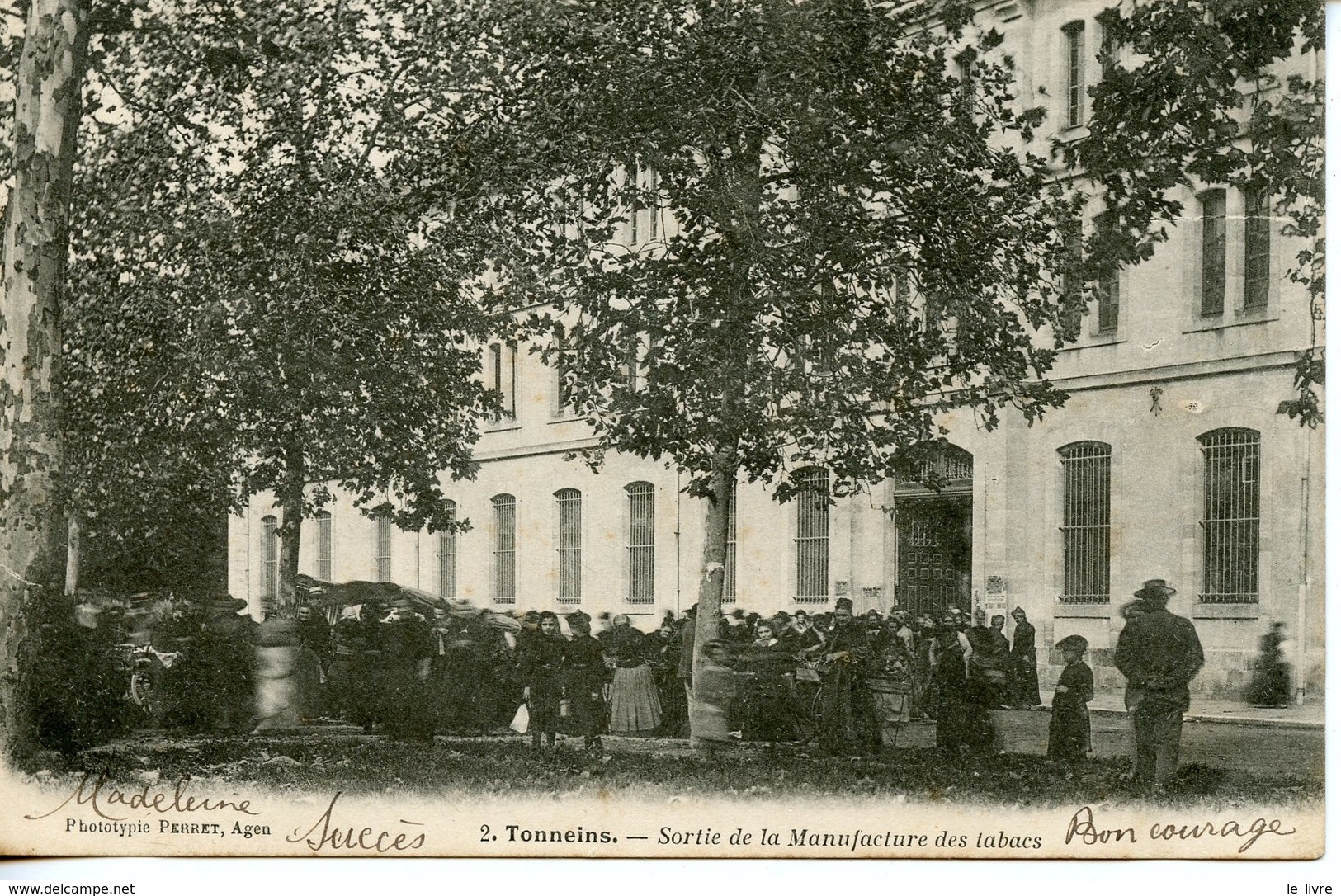 CPA 47 TONNEINS. SORTIE DE LA MANUFACTURE DES TABACS 1903