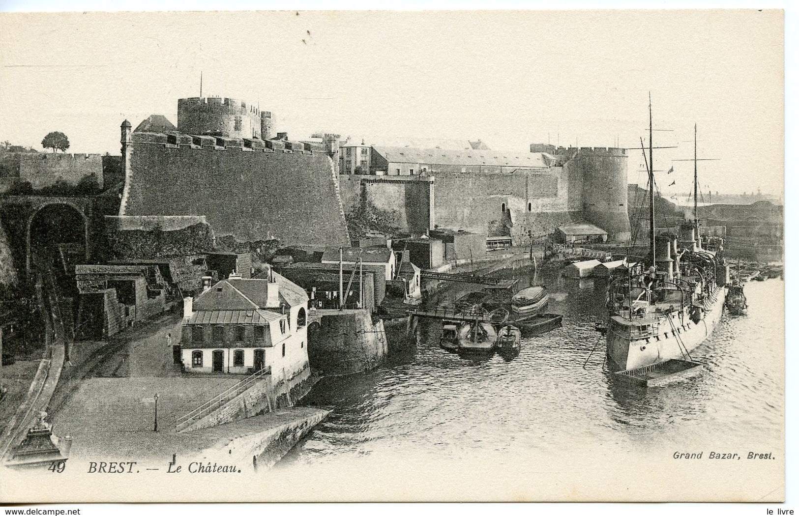 CPA 29 BREST. LE CHATEAU. BATEAUX