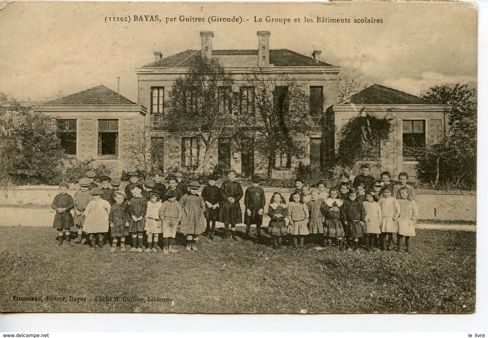 CPA 33 BAYAS PAR GUTRES. LE GROUPE ET LES BATIMENTS SCOLAIRES 1925