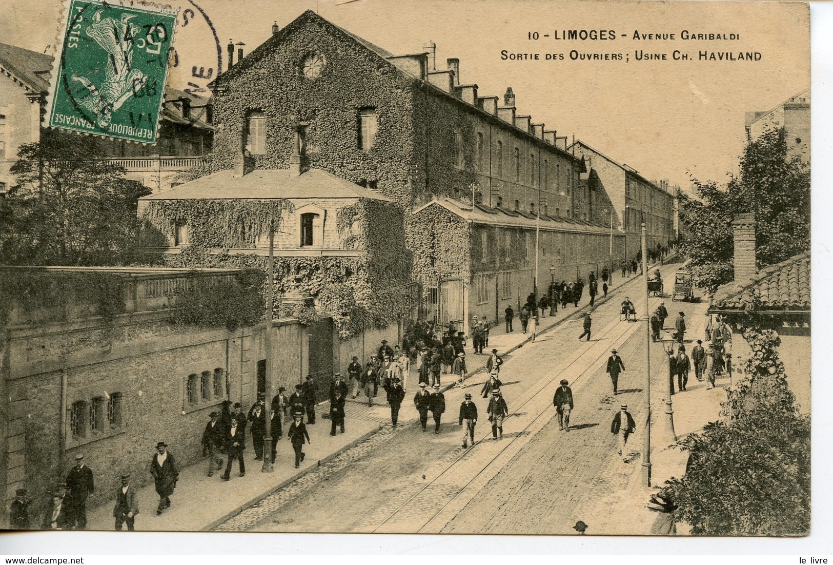 CPA 87 LIMOGES. AVENUE GARIBALDI. SORTIE DES OUVRIERS USINES CH. HAVILAND