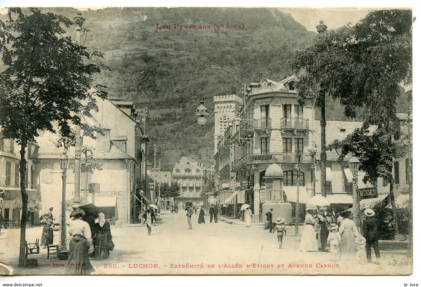 CPA 31 LUCHON. CARTE ENTIEREMENT DEDOUBLEE. EXTREMITE DE L'ALLEE D'ETIGNY ET AVENUE CARNOT