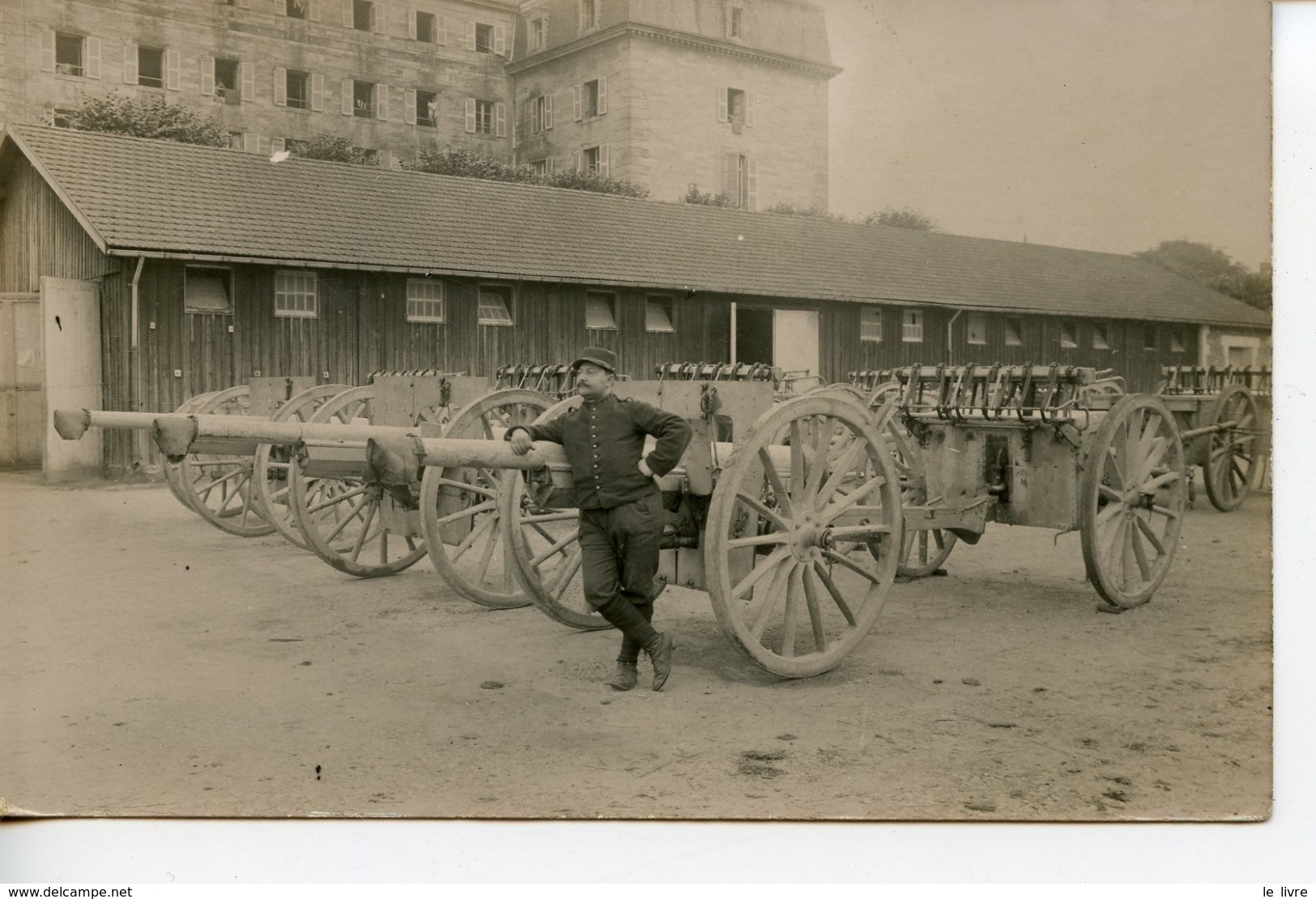 CPA PHOTO WW1. CANONS SUR ROUES ET ATTELAGES. A SITUER