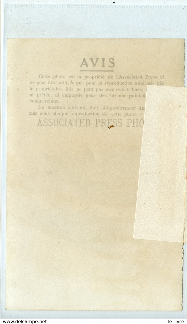 PHOTO ASSOCIATED PRESS TOUR DE FRANCE 1953 17è ETAPE MONACO-GAP BOBER ET VOORTING DANS LES GORGES DE DIGNE