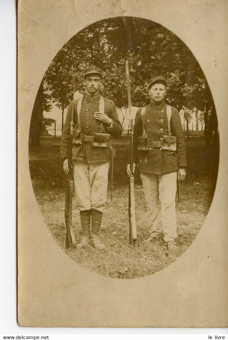 CPA PHOTO (33 BORDEAUX ?) SOLDATS FUSIL BAONNETTE BRELAGES CHIFFRE 7 SUR COL ET ANCRE (INFANTERIE COLONIALE)