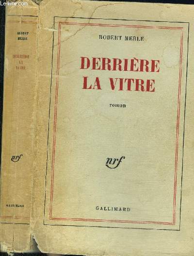 DERRIERE LA VITRE