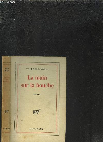 LA MAIN SUR LA BOUCHE
