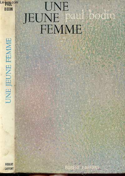 UNE JEUNE FEMME