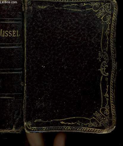 PAROISSIEN ROMAIN CONTENANT LES OFFICES DES DIMANCHES EN LATIN ET EN FRANCAIS AUGMENTE DE LA MESSE DE COMMUNION N4.