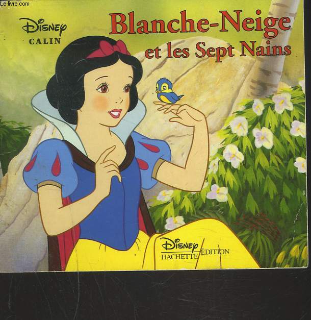 UN MOMENT DE TENDRESSE AVEC BLANCHE-NEIGE ET LES SEPT NAINS