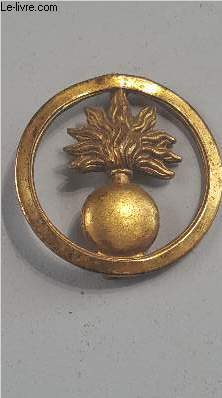 UN INSIGNE MILITAIRE DE BERET DES ECOLES MILITAIRES.