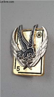 UN INSIGNE MILITAIRE DE L'ALAT AVIATION LEGERE DE L'ARMEE DE TERRE PAU.