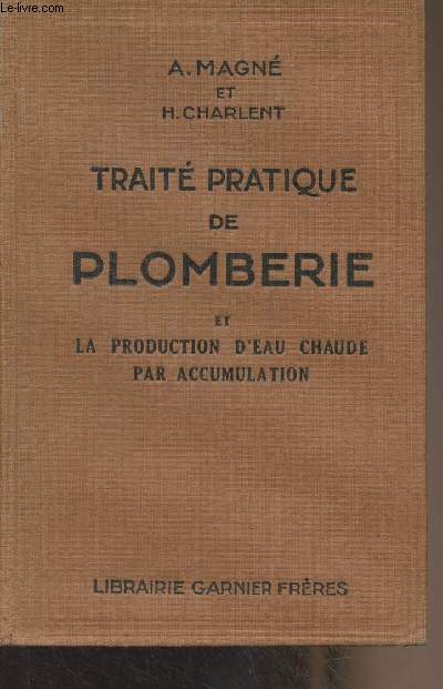 Trait pratique de plomberie et la production d'eau chaude par accumulation