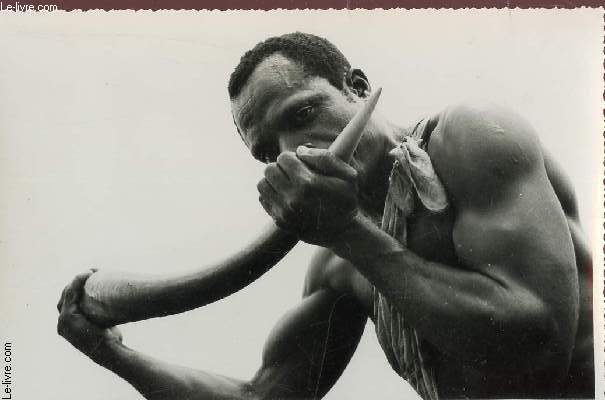 PHOTO-CARTE DE LA COTE D'IVOIRE : CHASSEUR DE SALOA.