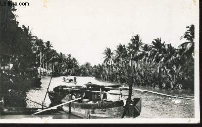 1 PHOTO-CARTE POSTALE EN NOIR ET BLANC DIMENSION 9 X 14 Cm : INDOCHINE :FRANCAISE - COCHINCHINE - MY-THO - ARROYO - CARTE POSTALE VIERGE.