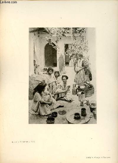 Intrieur Mauresque  Blida - Une photogravure en monochrome extraite de la revue mensuelle L'Algrie artistique et pittoresque (vers 1890).