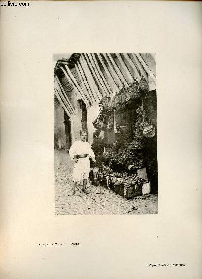Boutique de Mozabite - Alger - Une photogravure en monochrome extraite de la revue mensuelle L'Algrie artistique et pittoresque (vers 1890).