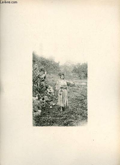 Jeune femme Kabyle - Une photogravure en monochrome extraite de la revue mensuelle 'Algrie artistique et pittoresque (vers 1890).