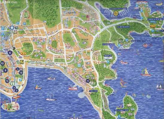 Un plan touristique de la ville de Pula dpliant en couleur d'environ 49.5 x 34 cm.