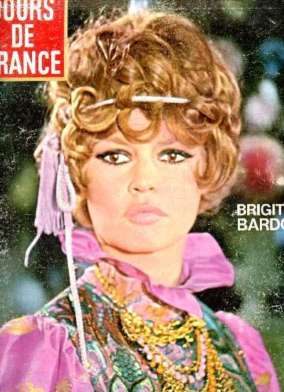 Jours de France n682 9 dcembre 1967 - Brigitte Bardot - le thtre du succs par Lon Zitrone l'Alouette - les jouets - un shopping pour les maris - une robe chemisier patron - cadeaux faut il faire des folies ? par Brigitte Baer etc.