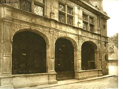 1 GRAVURE EN NOIR ET BLANC DE L'HOTEL BENIGNE SERRE, PORTIQUE SERVANT ACTUELLEMENT DE FACADE A UNE CHAPELLE - DIJON