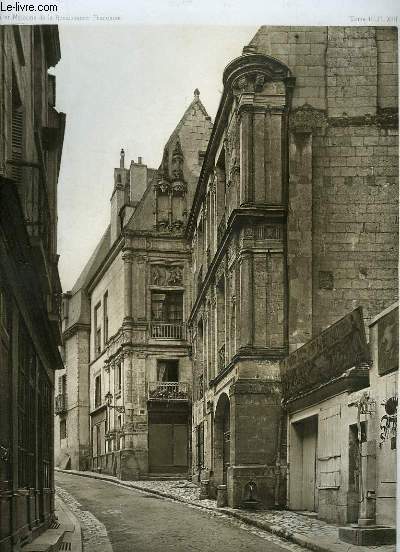 1 GRAVURE EN NOIR ET BLANC DES MAISONS DU CENTAURE ET DE LA CHANCELLERIE - LOCHES