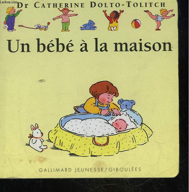 UN BEBE A LA MAISON