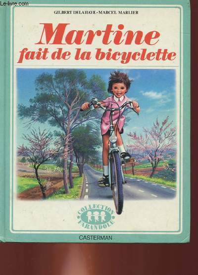 MARTINE FAIT DE LA BICYCLETTE.