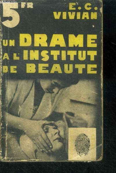 Un drame  l'institut de beaut ( The capsule mystery ).