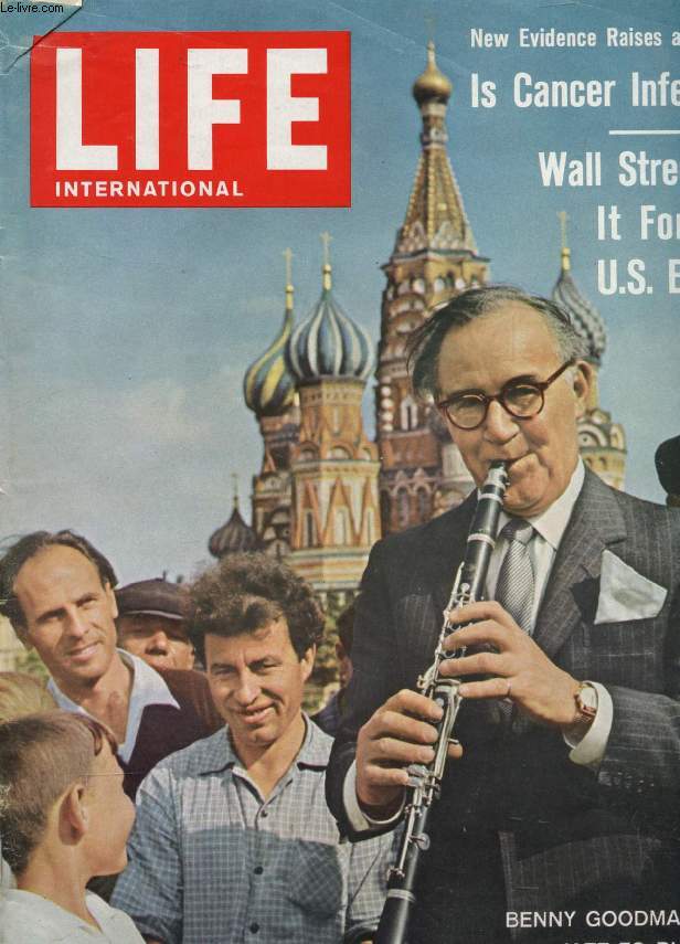 LIFE, INTERNATIONAL EDITION, VOL. 33, N 2, APRIL 1962 (Contents: WORLD EVENTS. The strange case of Eddie Gilbert: a daring entrepreneur who went too far. By Richard Billings and Herbert Brean. Benny swings through Russia; and the Russians go wild...)