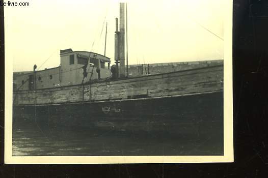 1 Photographie originale en noir et blanc, d'une vieille coque de bateau de pche ( Provenant des Archives d'un Armateur de Pche  la Morue de Bgles (Gironde - 33)).