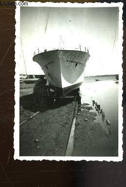 1 Photographie originale en noir et blanc, du brise-lame d'un bateau ( Provenant des Archives d'un Armateur de Pche  la Morue de Bgles (Gironde - 33)).