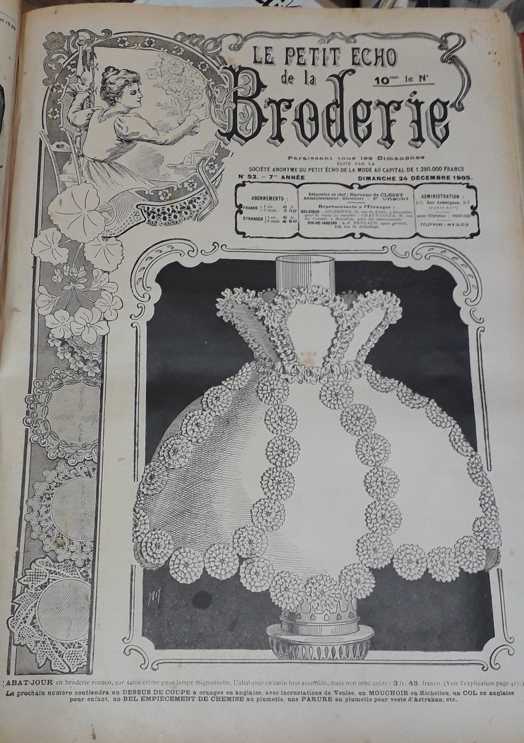 Le Petit Echo de la Broderie, 7e anne, n52 (24 dcembre 1905) : Un abat-jour enguirland de roses / Porte-ventail en rococo / Parure pour corsage de flanelle / Joli fond de plateau en broderie anglaise /...